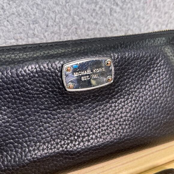 Michael Kors Wallet Black Leather Zip Around Wristlet Large High Capacity MK - Picture 2 of 10